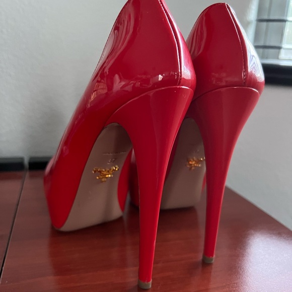 Prada Patent leather hidden platform pumps - Picture 3 of 5